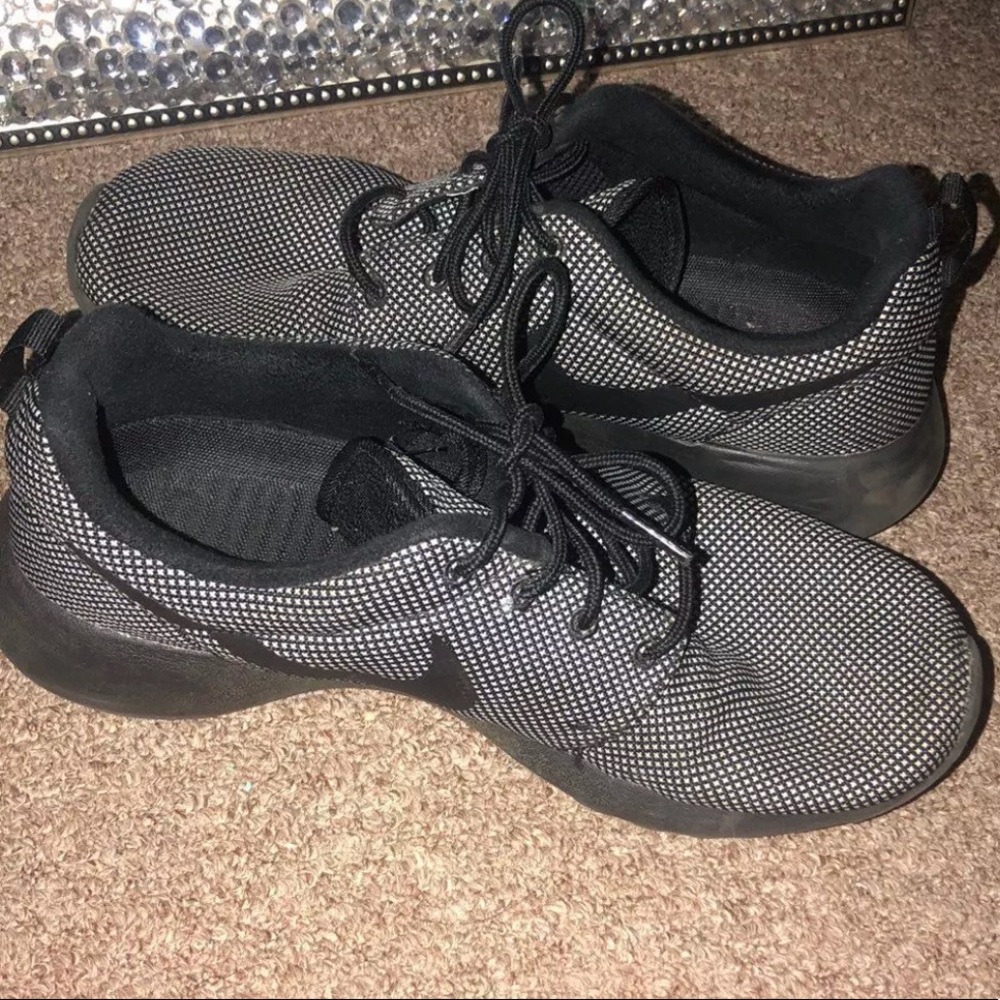 nike roshes
